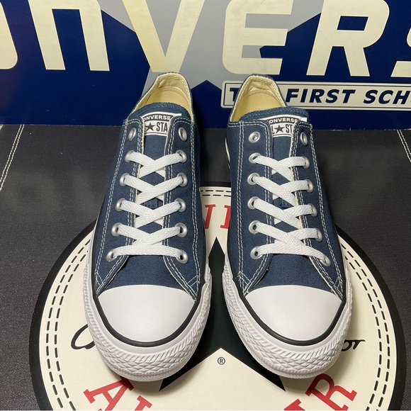 Converse Men's Chuck Taylor Navy Blue Low Top - Picture 3 of 6